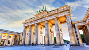 Deutschland Berlin Brandenburger Tor iStock Noppasin.jpg